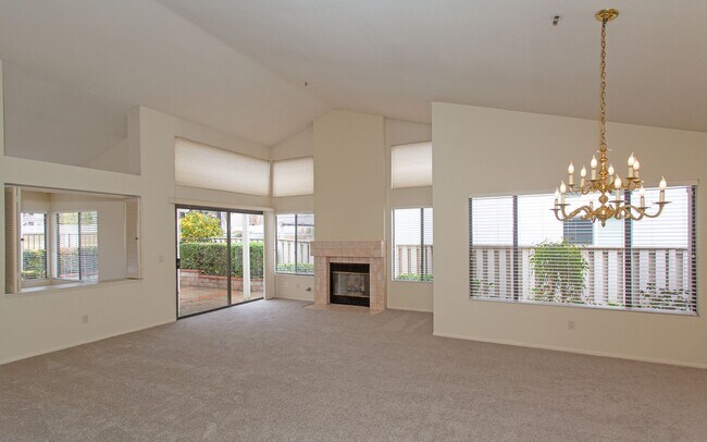 Foto del edificio - Spacious, Single-Level Home in Shadowridge with Golf Course Views!