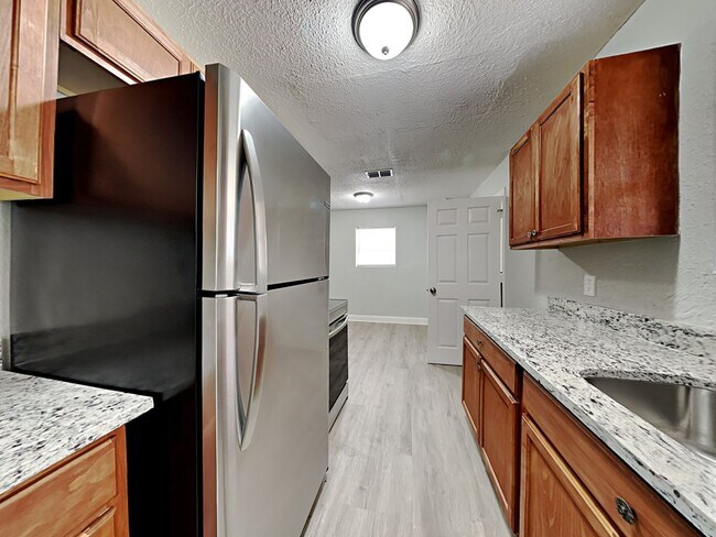 Foto del edificio - Newly Renovated 4BR / 2BA Home w/ Fenced Y...