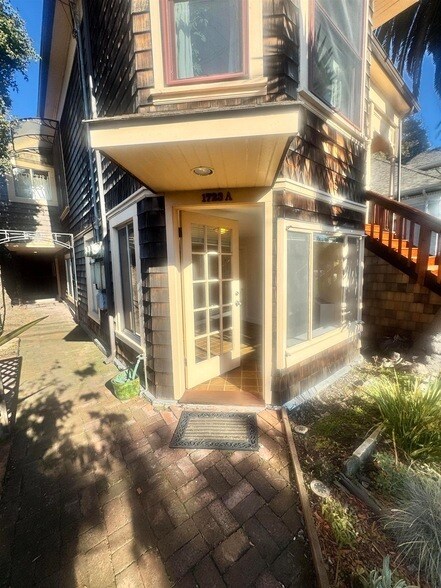 Photo - 1723 Carleton Street Unit A