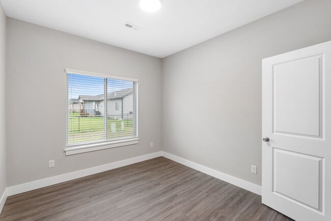 Foto del edificio - 5122 N Cypress St