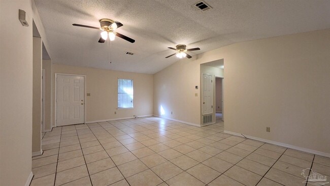 Foto del edificio - 1485 Pine Ln Dr