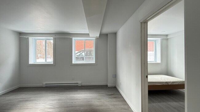 Building Photo - 136 Rue Bérard