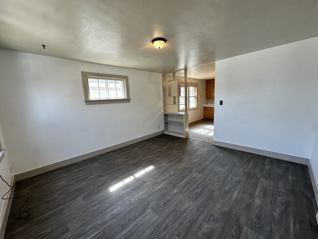 Building Photo - 1624 Kearney Ave