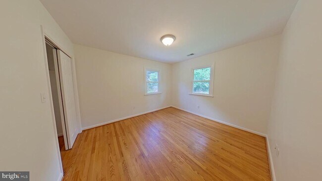 Foto del edificio - 5069 Middle Rd