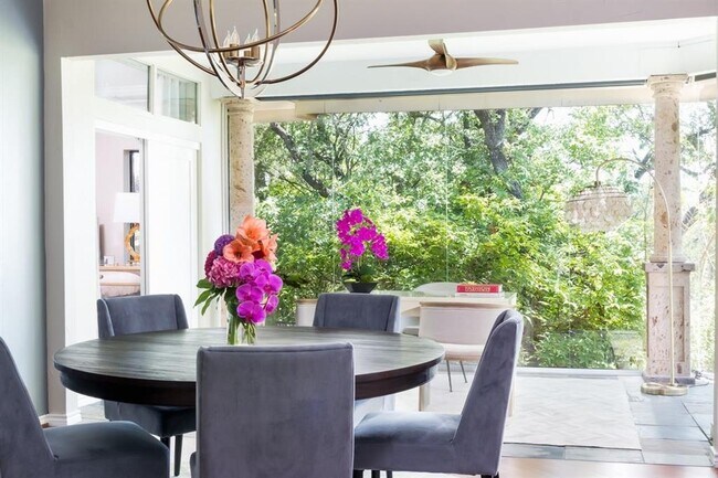 Foto del edificio - 1000 Liberty Park Dr