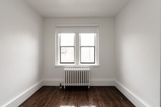 Building Photo - 122 Dowling Ave