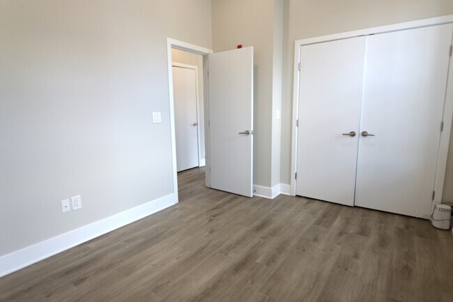 Building Photo - 4000 W Girard Ave