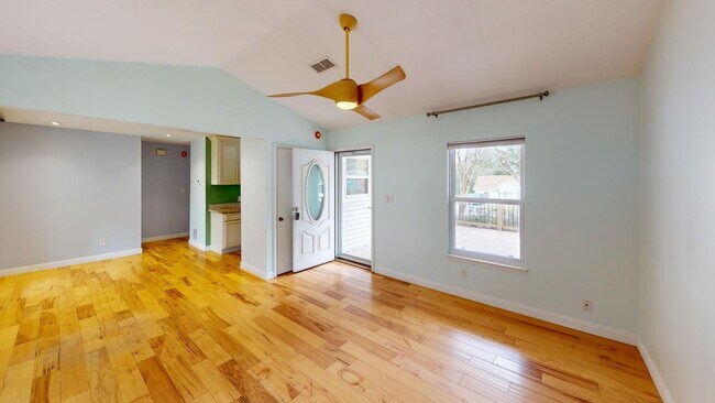 Foto del edificio - Beautiful 3-Bedroom Home in a Quiet Neighborhood – Great Value & Location!