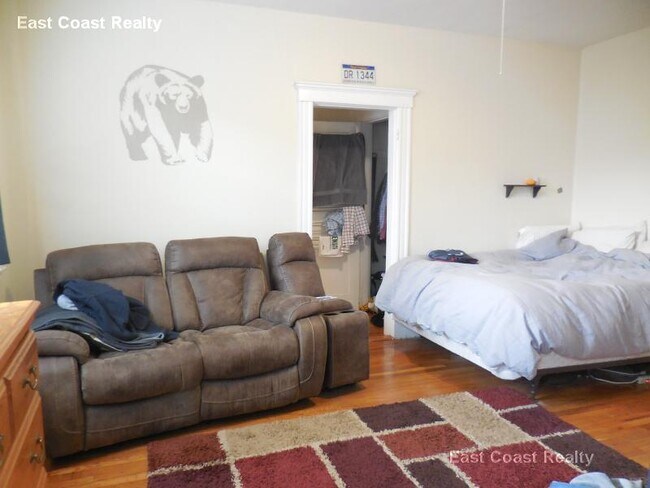 Photo - 228 Kelton St Apartment