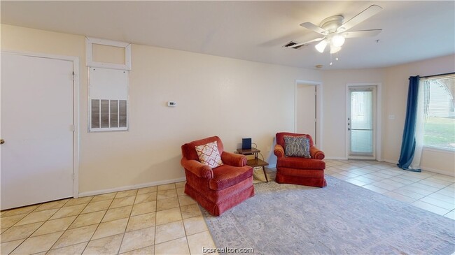 Foto del edificio - 529 Southwest PKWY Unit 102