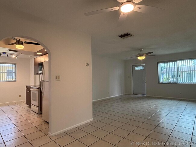 Foto del edificio - 5611 NW 49th Terrace