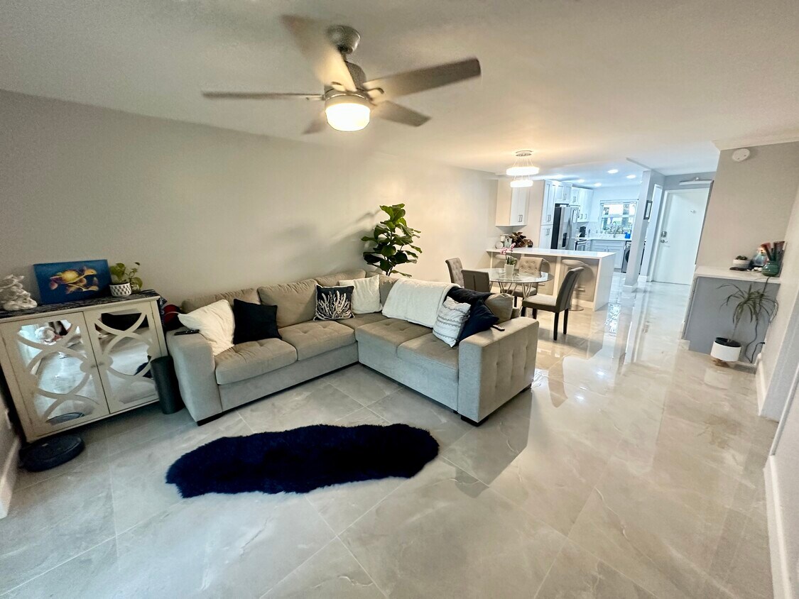 Foto principal - 333 NW 17th Ct