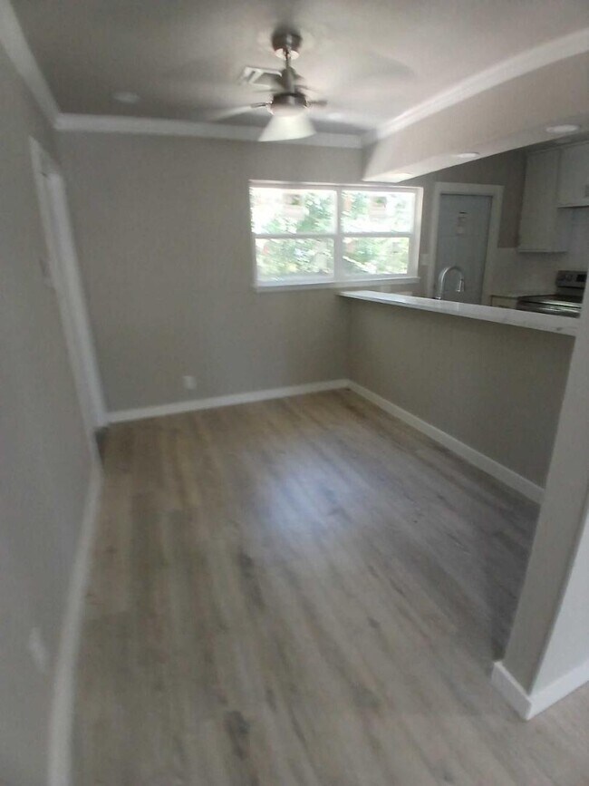 Foto del edificio - 221 Park Ln