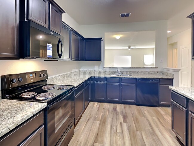 Foto del edificio - 12318 Commander Dr