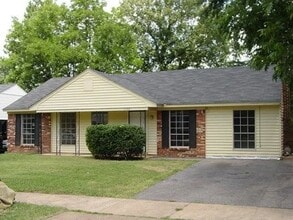Building Photo - 2190 Fortune Ave