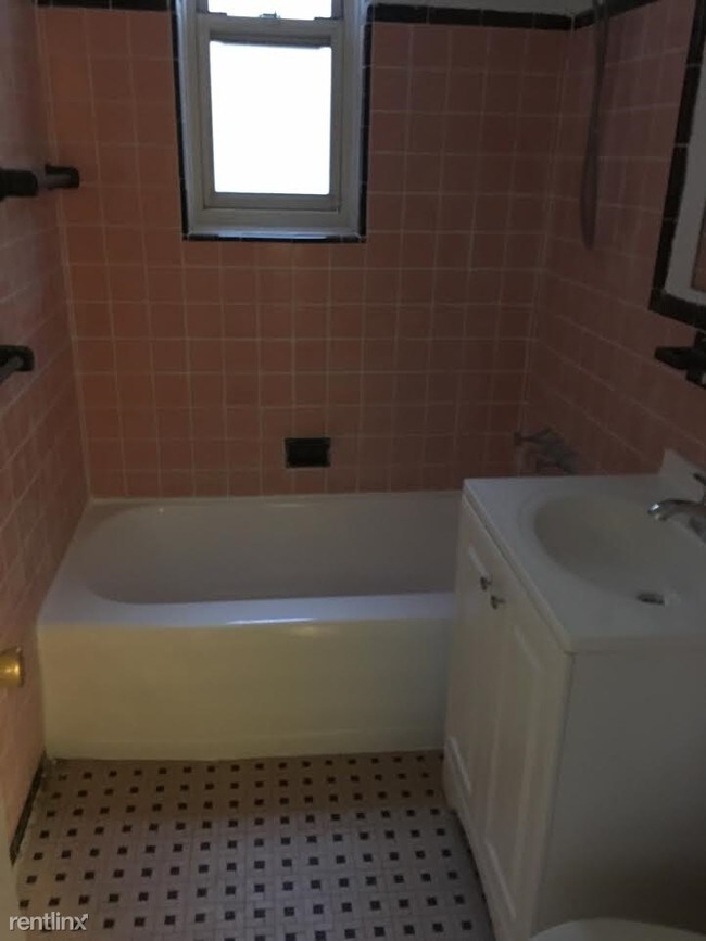 Building Photo - 505 Ovington Ave