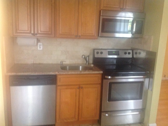 Kitchen - 612 High Mountain Rd