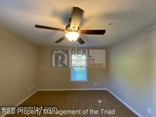 Building Photo - 2 br, 2 bath House - 713 Ivy Glen Dr