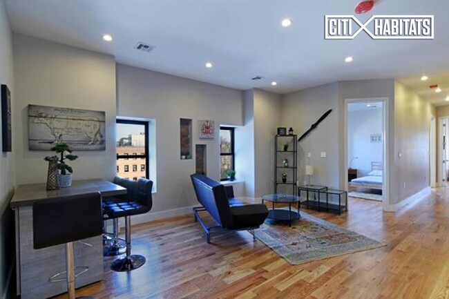 Building Photo - 505 Throop Ave