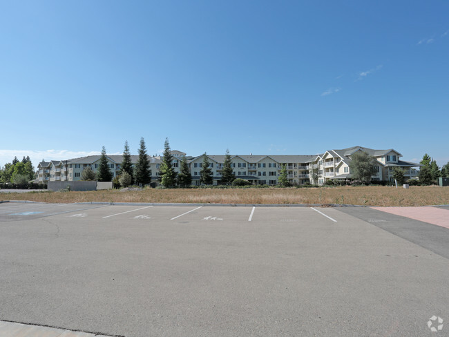 Building Photo - Solstice Senior Living at Clovis