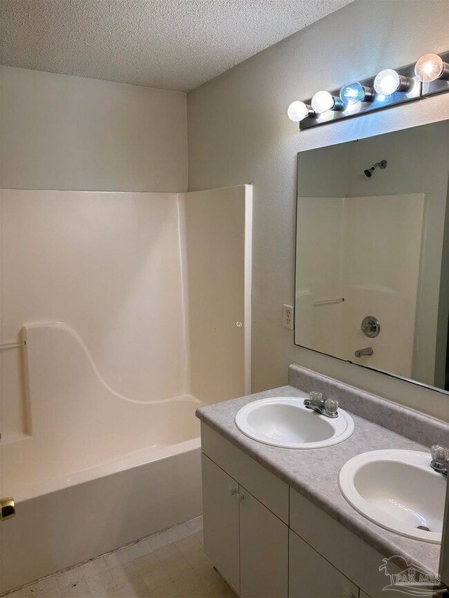 Building Photo - 1524 Galvin Ave