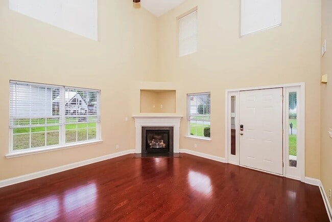 Building Photo - 146 Newport Dr