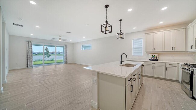 Building Photo - 8168 Sternway Rd