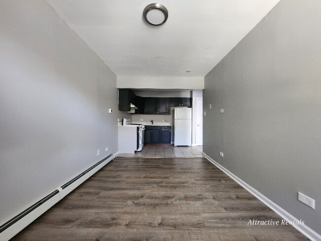 Foto del edificio - 3331 Commercial Ave