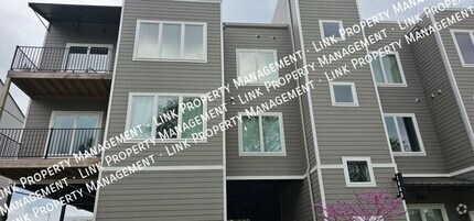 Building Photo - 1445 Fagan St
