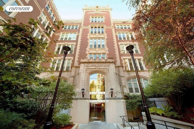 Building Photo - 220 W 148th St