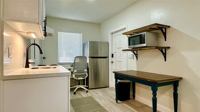 Foto del edificio - 1145 NE 17th Terrace