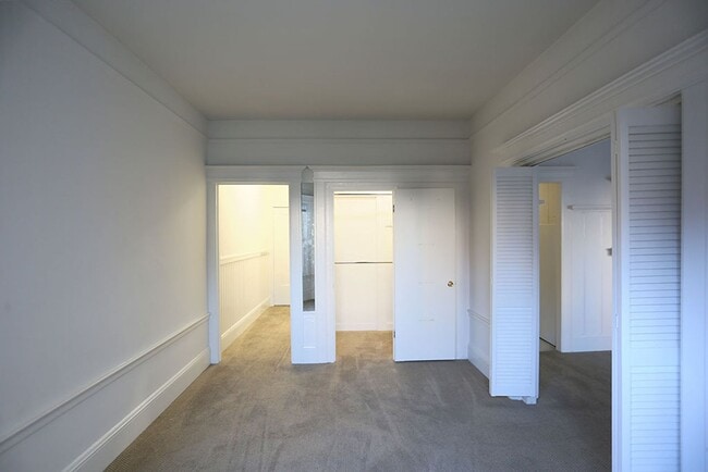 Foto del edificio - OPEN HOUSE: Saturday (6/28) 3:30pm-4:00pm....