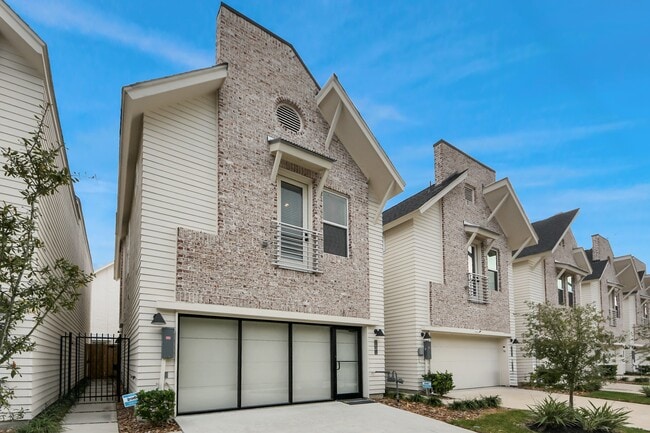 Building Photo - 6018 Knox St