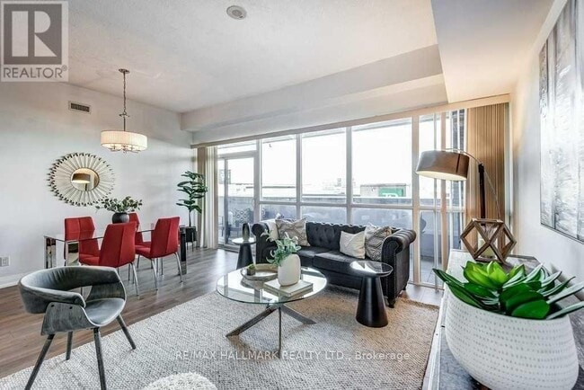 Building Photo - 85 The Donway W