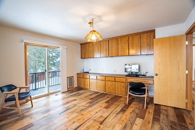 Foto del edificio - 10809 N McLaughlin Rd