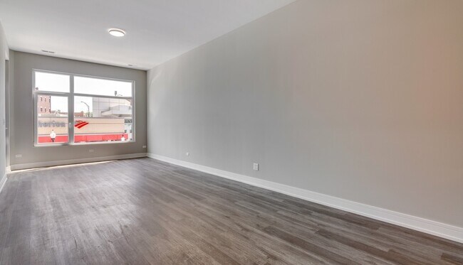 Building Photo - 3220 N Lincoln Ave