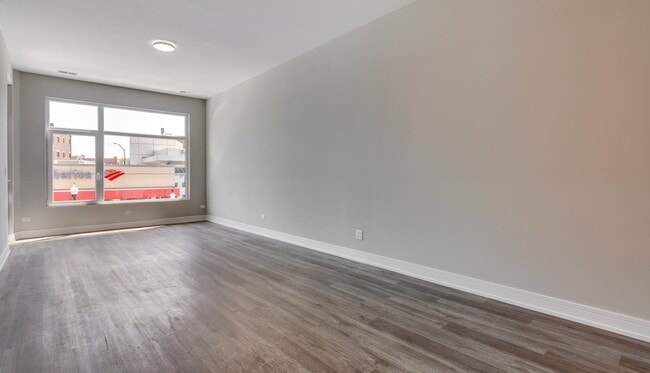 Building Photo - 3220 N Lincoln Ave