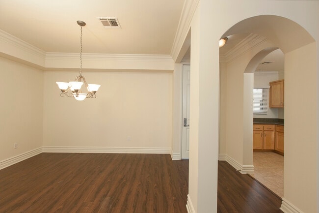 Building Photo - 10355 Riverside Dr