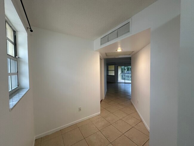 Foto del edificio - 2605 SE 19th Ct