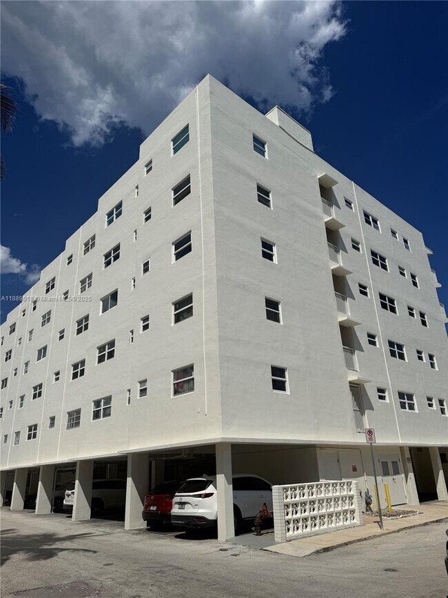 Foto del edificio - 901 S Surf Rd