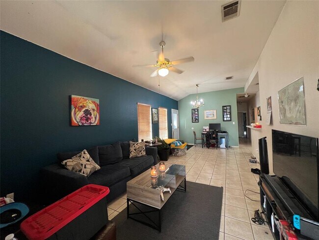 Building Photo - 8700 Weiser Dr