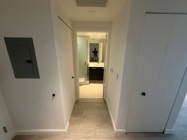 Foto del edificio - 45 SW 9th St