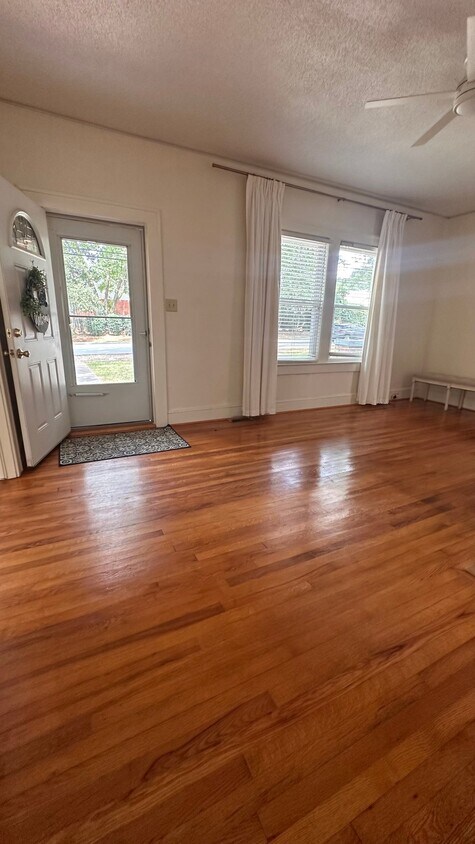 Foto del edificio - 206 Laurel Ave E