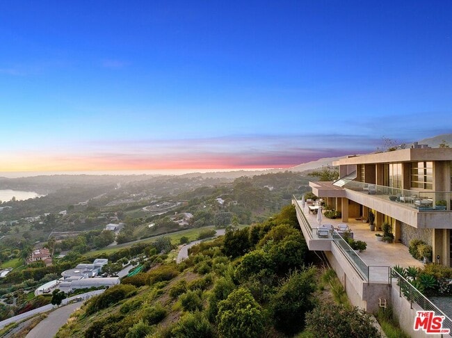 Building Photo - 27316 Winding Way