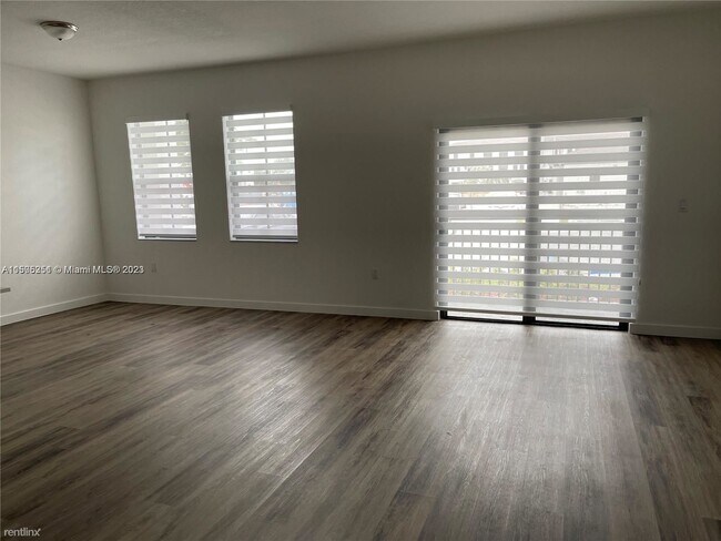 Foto del edificio - 3 br, 2 bath House - 15520 SW 136th St Uni...
