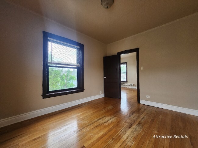 Foto del edificio - 5716 W Race Ave