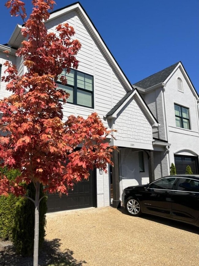 Foto del edificio - Modern 3BR/3.5BA Townhome Near Auburn Univ...