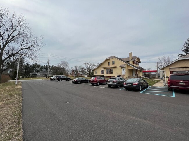 Building Photo - 1411 Welsh Rd