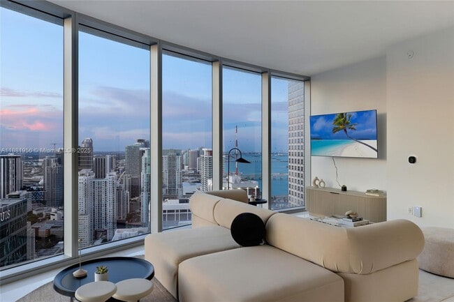 Foto del edificio - 300 Biscayne Blvd Way