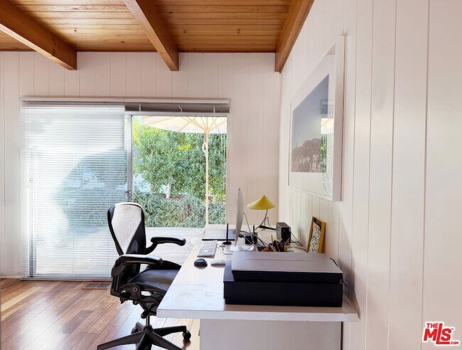 Foto del edificio - 2241 W Live Oak Dr